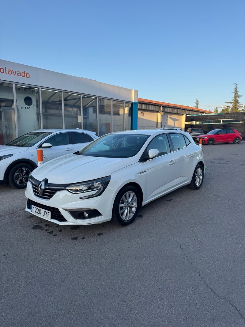 Renault Megane 2017 - foto 1