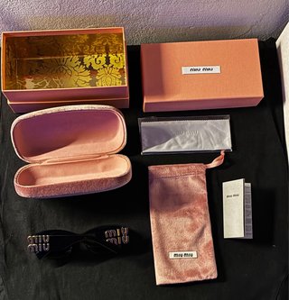Occhiali da sole Miu Miu neri - Full Set