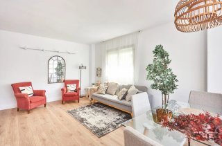 Alfombra efecto desgastado gris y blanco