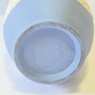 Vasetto vintage Wedgwood Jasperware blu e bianco