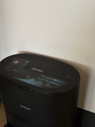 Robot Aspirador Cecotec con Depósito