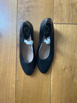Falda flamenca y zapatos