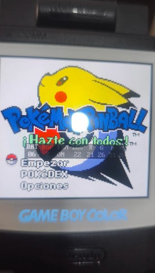 Game Boy Color Negra/Blanca + Pokémon Pinball