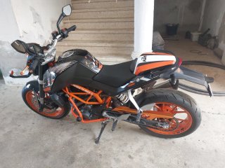 KTM Duke Negra y Naranja