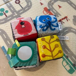 Cubos infantiles de colores