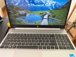 Ordenador portátil HP Gris/Plateado