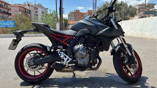 Suzuki GSX-8S Negra y Roja