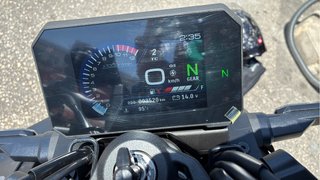 Suzuki GSX-8S Negra y Roja