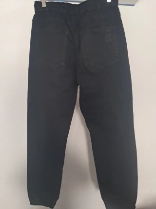 Pantalón vaquero Bershka desgarrado chico