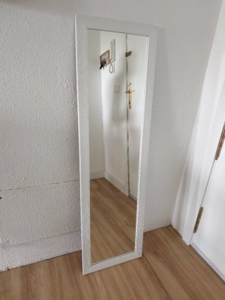 Espejo de pared blanco y dorado