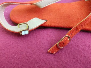Sandalias Naranja y Blancas. Talla 36