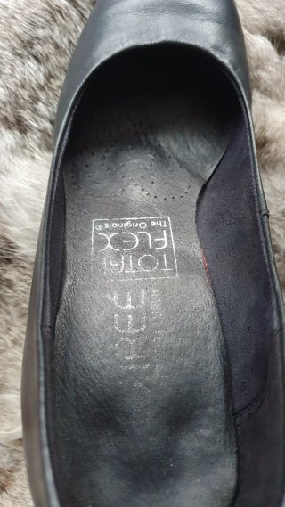 Zapatos de piel negros tacón
