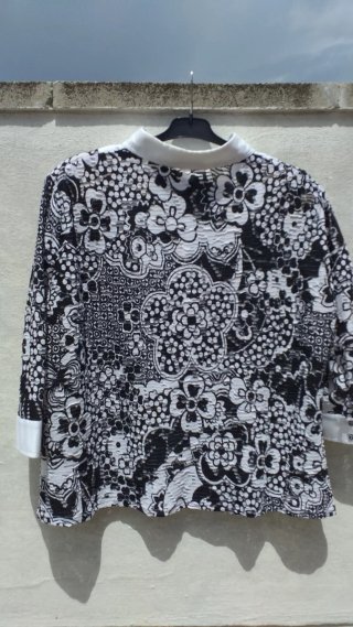 Camisa El Corte Inglés flores blanco y negro