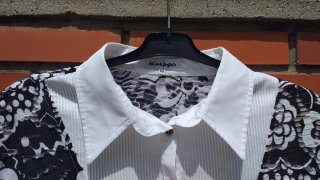 Camisa El Corte Inglés flores blanco y negro