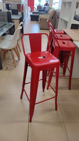 Taburete alto rojo