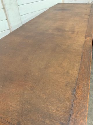 Vitrina de madera y cristal