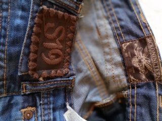 Pantalón corto vaquero desgastado