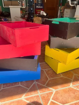 Cajas de madera de colores (8 unidades)