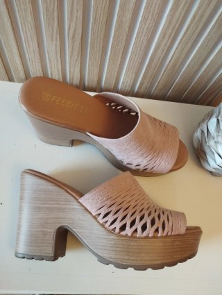 Zuecos cuña 38 rosa nude