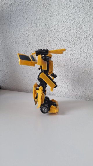 Transformers Bumblebee 2007 Deluxe Autobot