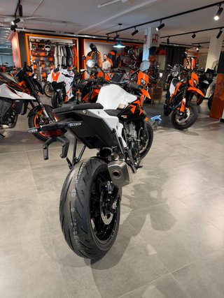 KTM 990 DUKE