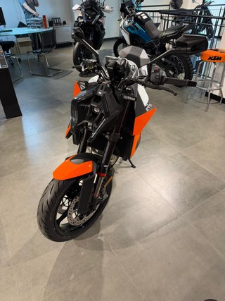 KTM 990 DUKE