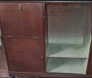 Se Vende Mueble Bar de Madera ( VINTAGE )