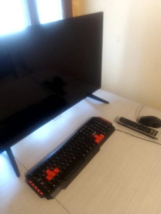 TV Philips 32 Full HD HDMI viene con mando