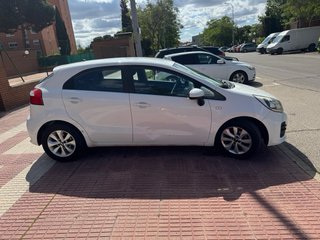 Gasolina etiqueta C KIA Rio 2016 644114491