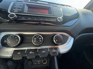 Gasolina etiqueta C KIA Rio 2016 644114491