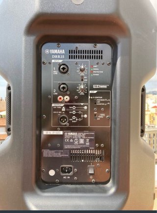 Altavoz Yamaha DBR15 Negro