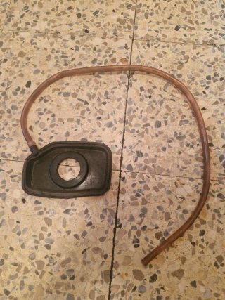 Goma y tubo sobrante  gasolina Honda SH 125 (2011
