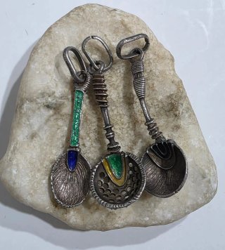 Set 3 ciondoli vintage in argento 800 e smalti
