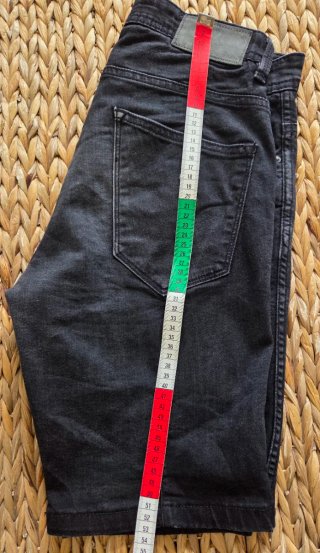 Pantalón corto vaquero negro
