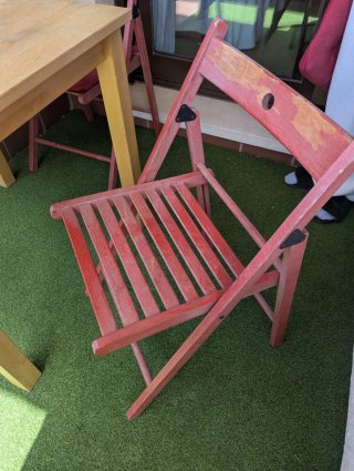 Mesa y 2 sillas plegables de terraza madera