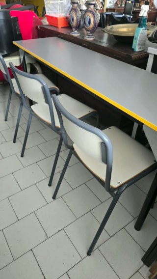 Pupitre escolar metálico