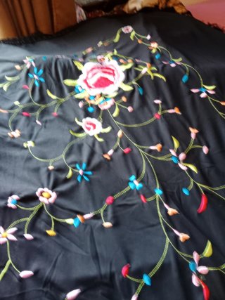 Mantón de Manila grande bordado nuevo