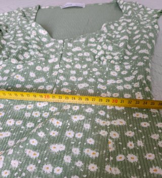 Vestido floral Bershka talla S