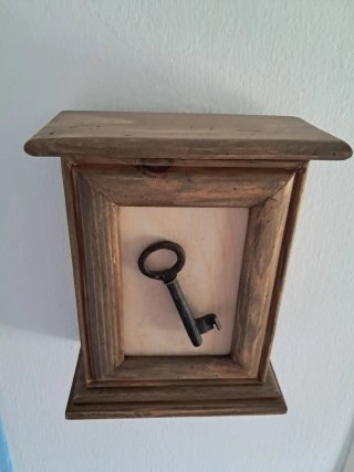 Guardallaves decorativo madera y metal