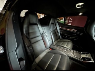 Porsche Panamera Turbo( Motor hecho a los 215.000)