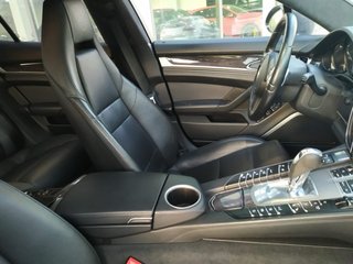 Porsche Panamera Turbo( Motor hecho a los 215.000)