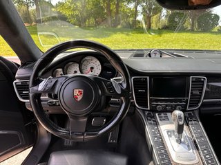 Porsche Panamera Turbo(cadenas nuevas a los215.000