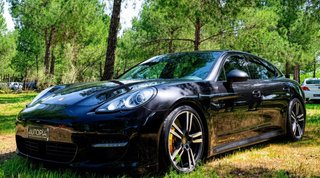 Porsche Panamera Turbo(cadenas nuevas a los215.000