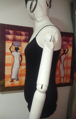 Top T.M tirantes licra negra