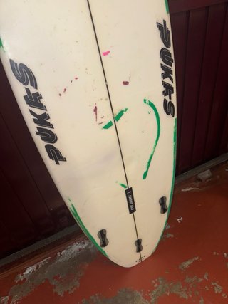 Tabla Surf Pukas Dark Axel Lorentz 5'11
