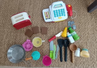 Cocina de madera Ikea con accesorios