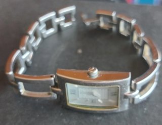 Reloj pulsera plateado