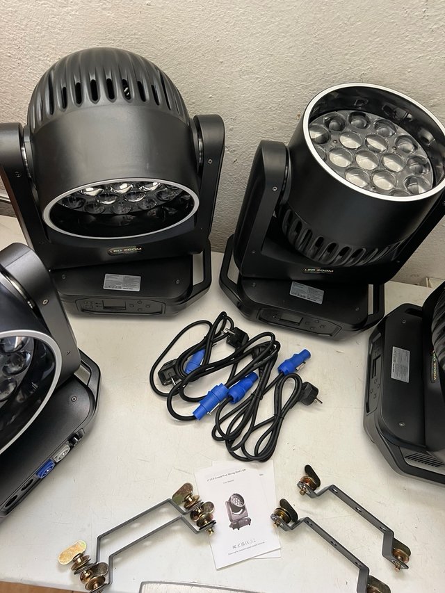 x4 CABEZAS MOVILES WASH 19x15W + AURA RING + ZOOM