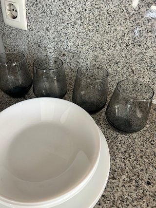 Juego de vajilla y vasos Ikea
