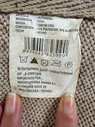 Alfombra negra de pelo largo y lentejuela